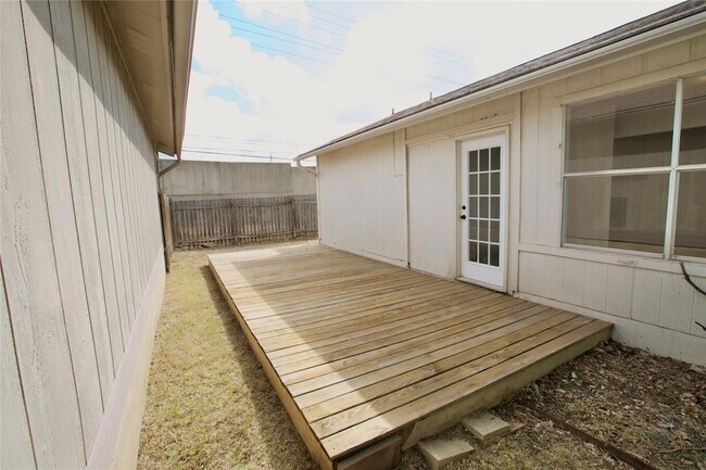 Building Photo - 13103 Pollard Dr