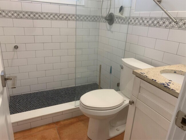 Building Photo - 907 NW 4th St