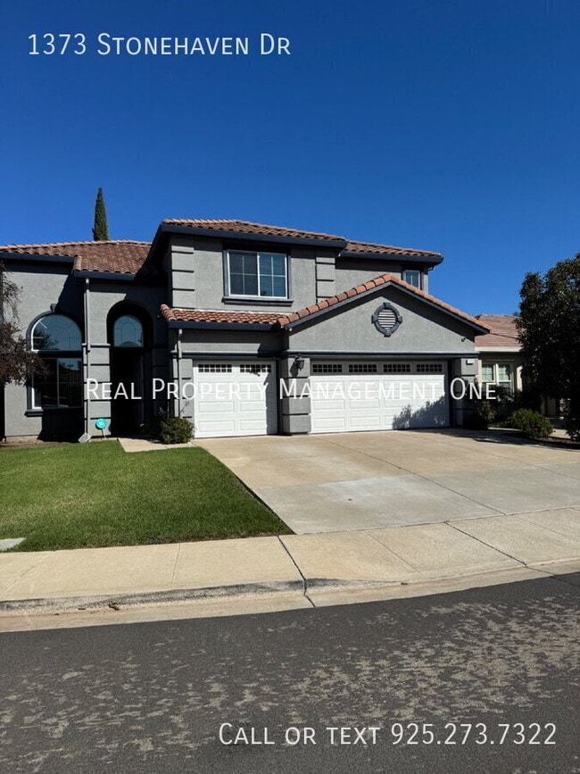 Building Photo - 1373 Stonehaven Dr