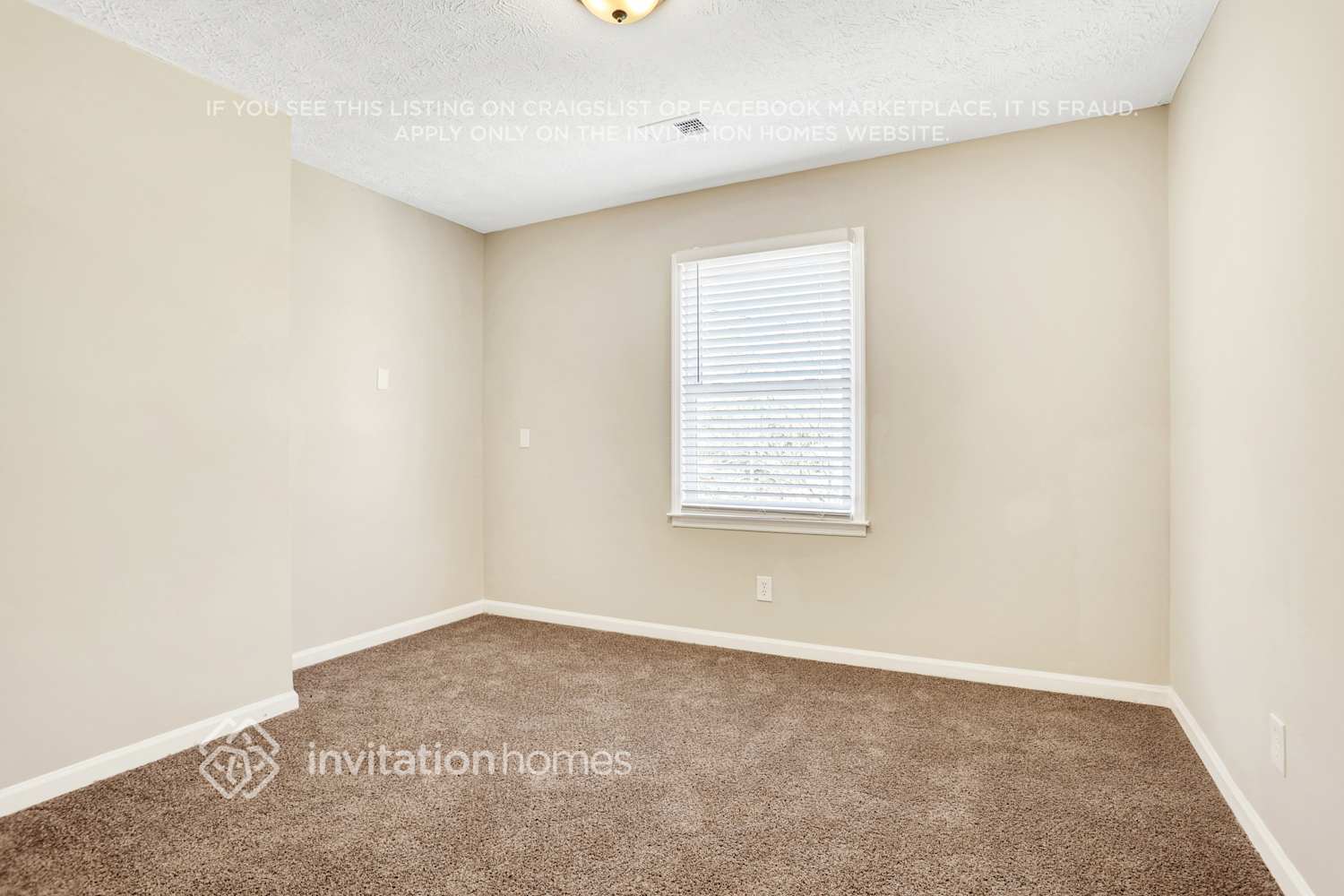 Building Photo - 4885 Cove St