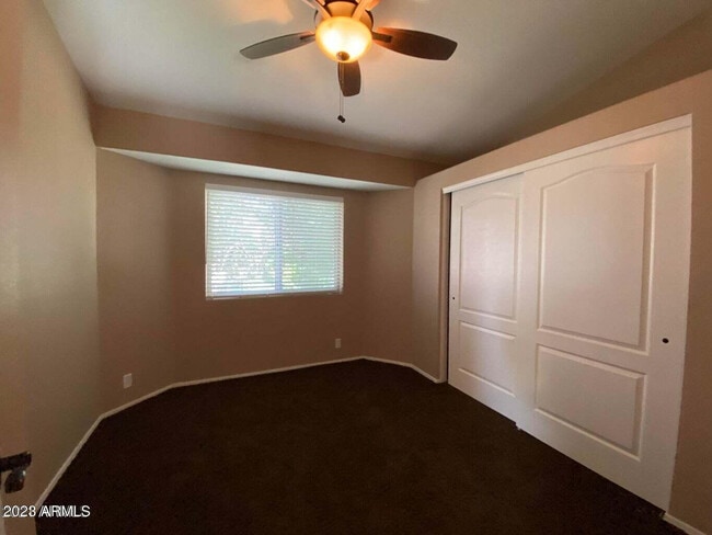 Building Photo - 1406 W Lake Mirage Ct