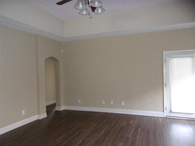 Building Photo - 718 Briarcliff Pl