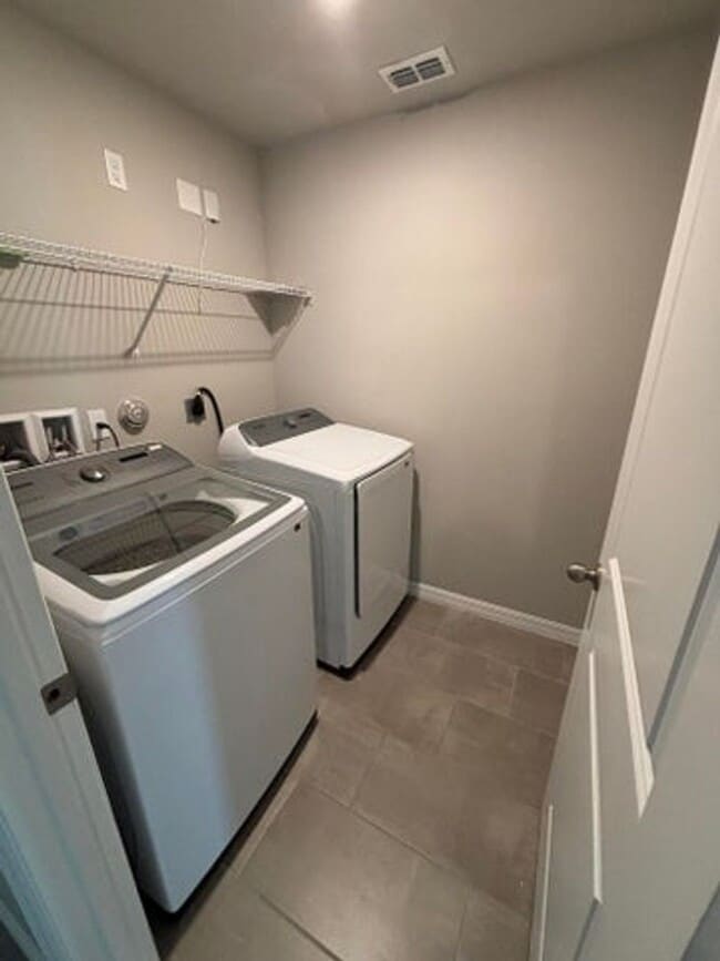 Building Photo - 3521 Joshua Tree St