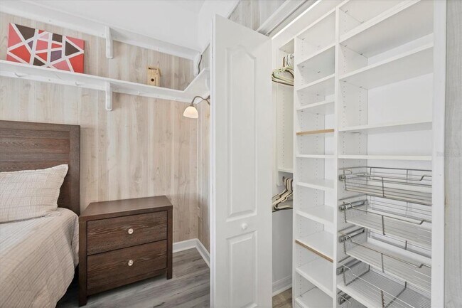 Building Photo - 3605 54th Dr W