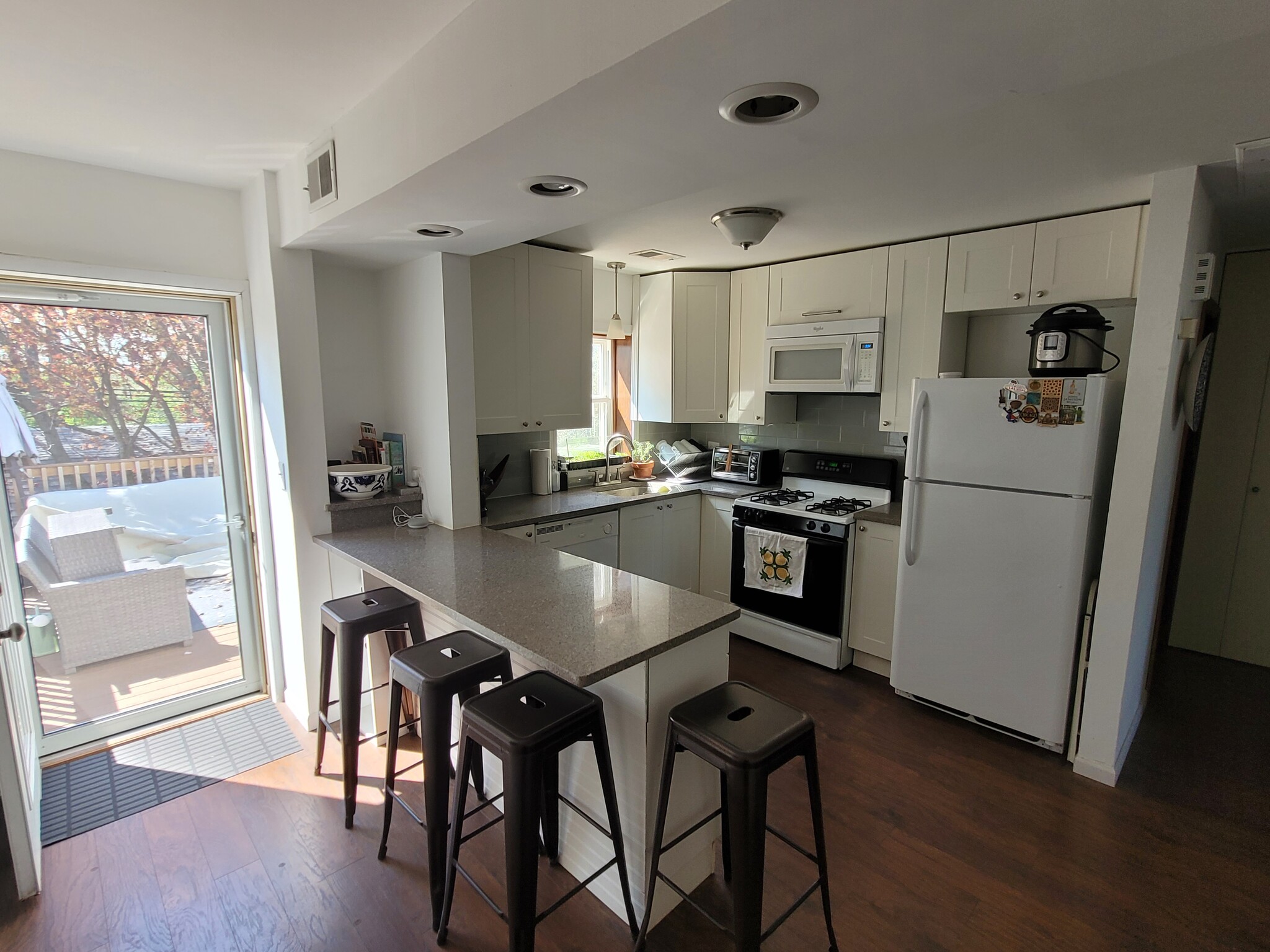Building Photo - 4056 N Kolmar Ave