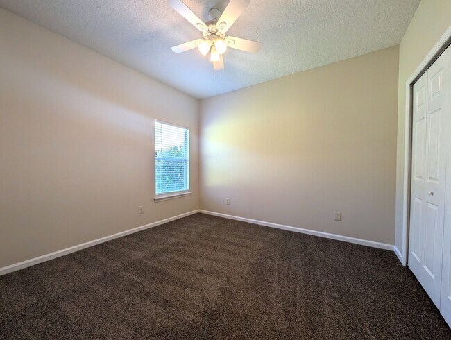 Building Photo - READY NOW!! Great 4 Bedroom, 2 Bath House with a HUGE yard - Near I-295 & Dunn with quick access ...