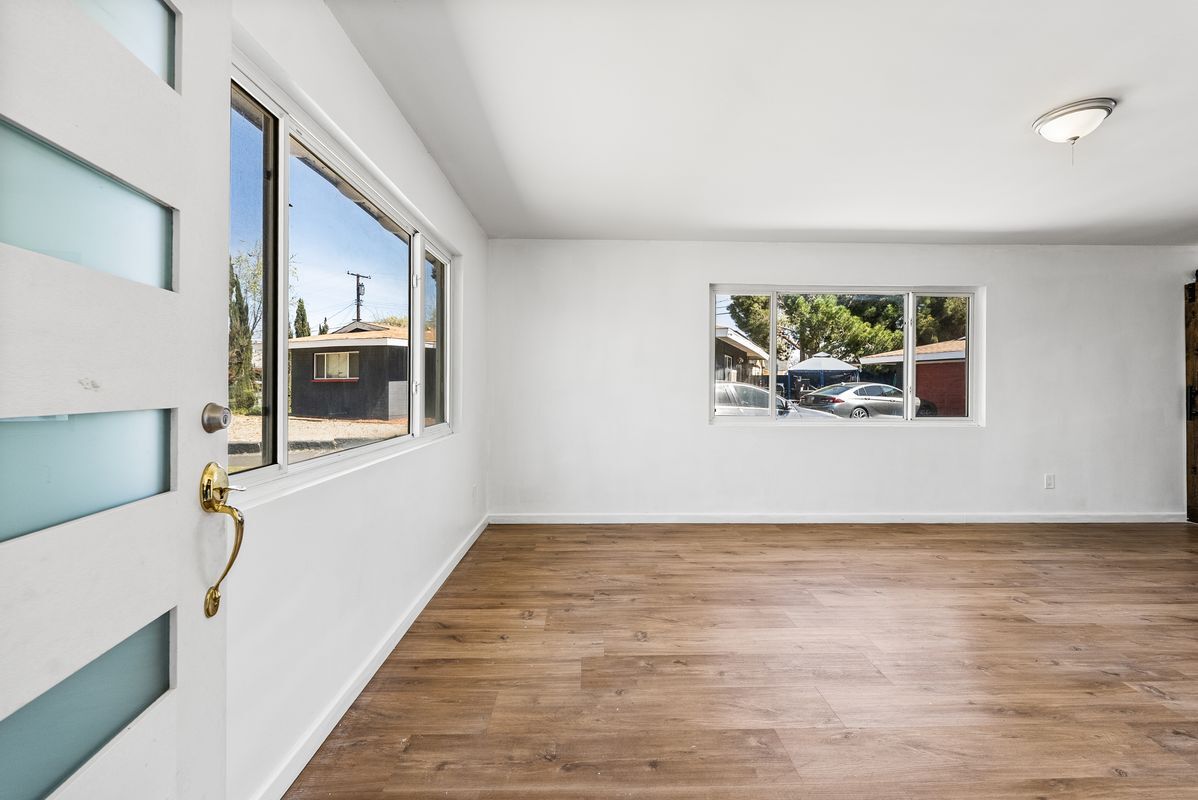 Building Photo - 442 Lightcap St