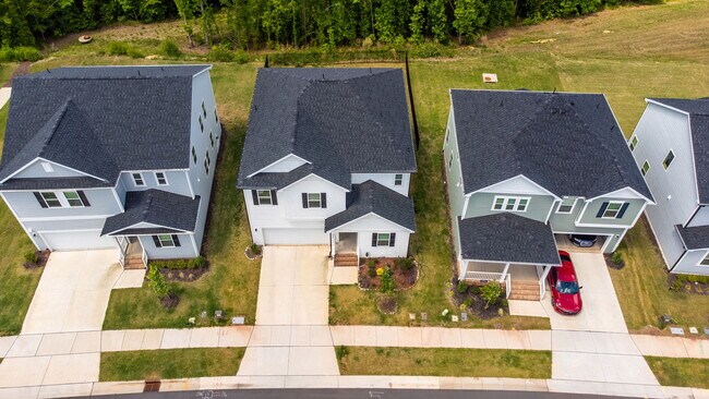 Building Photo - 1537 Underbrush Dr