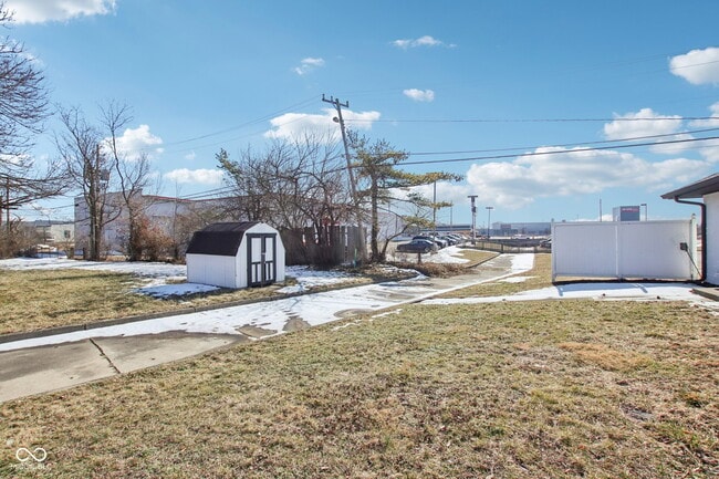 Building Photo - 21 N Devon Ave