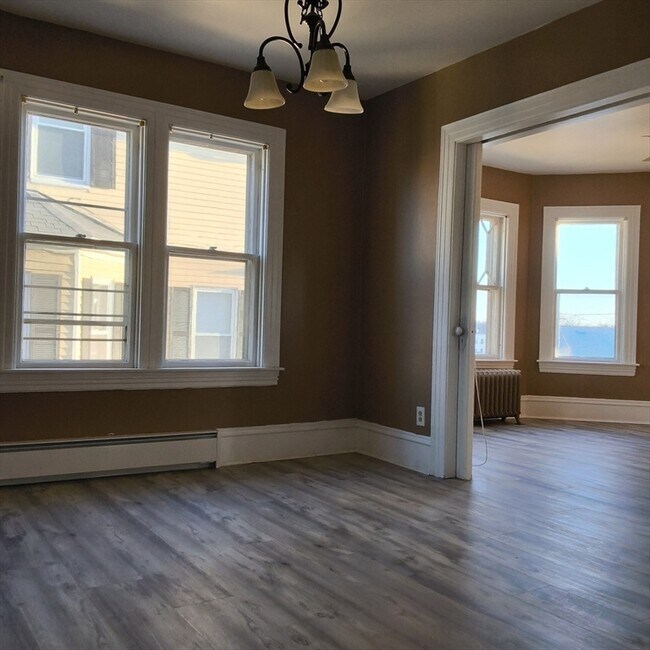 Building Photo - 517-519 Second St