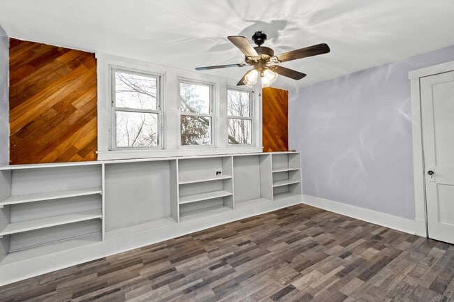 Building Photo - Stunning 3 bedroom home in Verona available April 15!