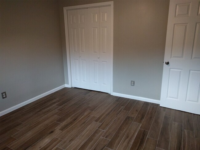 Building Photo - 4103 Garden Springs Dr