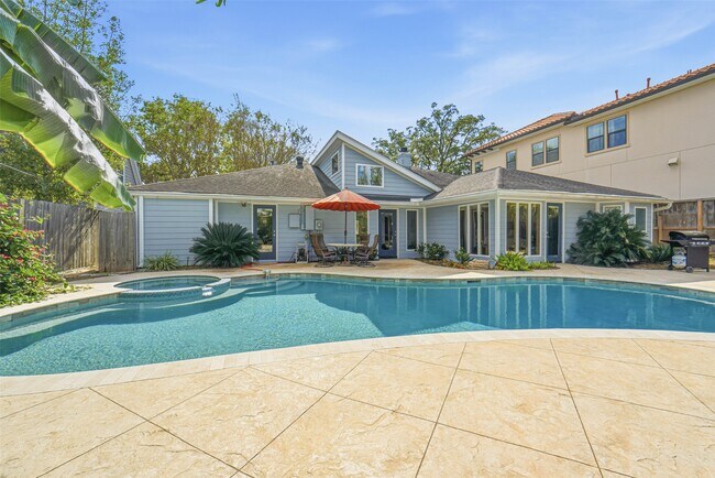 Building Photo - 4600 Huisache St