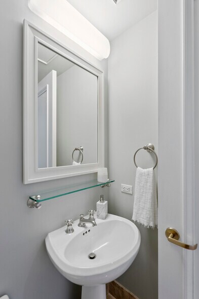 Building Photo - 765 Market St