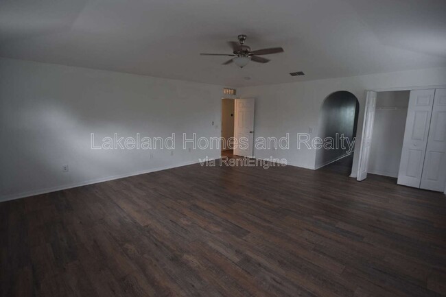 Building Photo - 5123 Spanish Oaks Dr