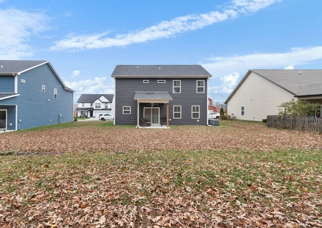 Building Photo - Pet Friendly Three Bedroom!