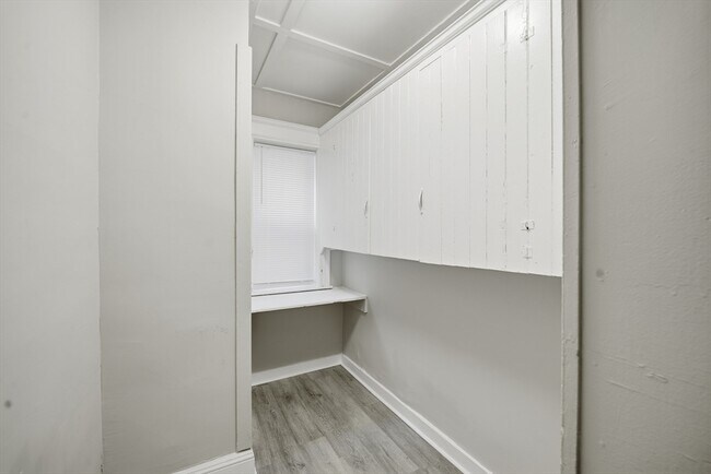 Building Photo - 140 Belmont Ave