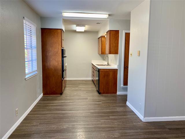 Building Photo - 909 Memorial Dr