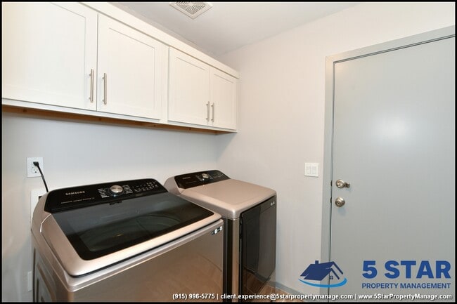 Building Photo - 13744 Flora Vista Ave