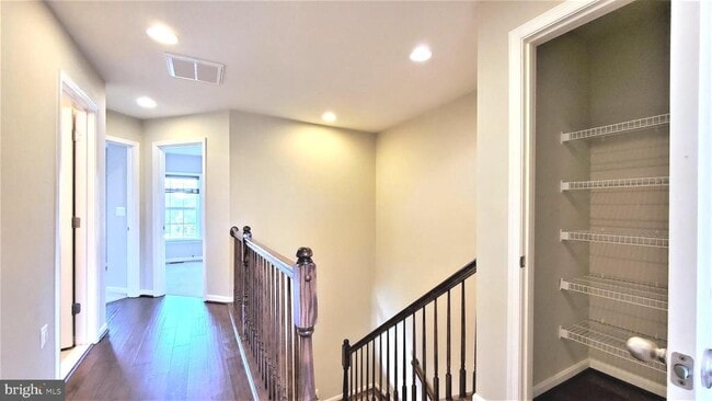 Building Photo - 10607 School St