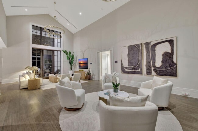 Building Photo - 400 Mola Ave