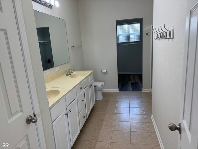 Building Photo - 1333 Ashville Dr