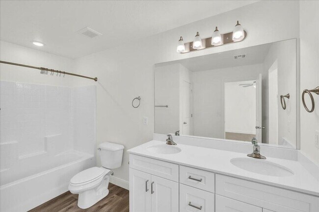 Building Photo - MODERN 3-BEDROOM TOWNHOME IN DESERT COLOR ...