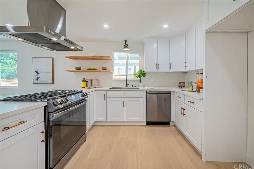 kitchen - 3439 Plata St