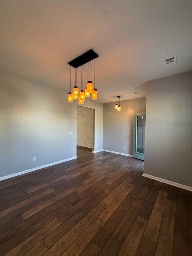 Building Photo - Beautiful 4BR Home in Shadow Moss – Available Now!