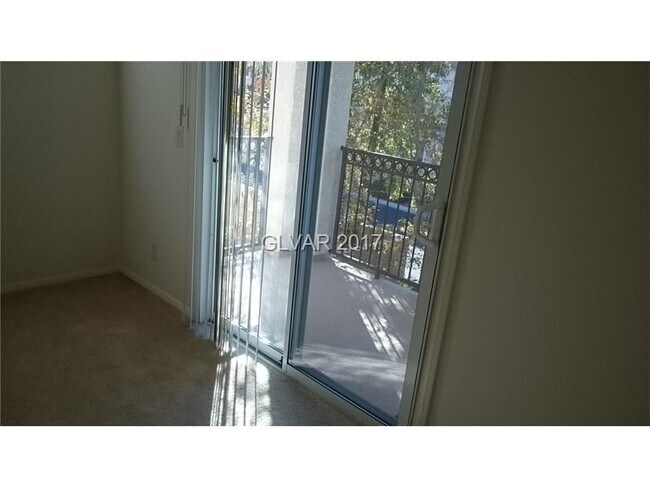 Building Photo - 65 Sertata Ct