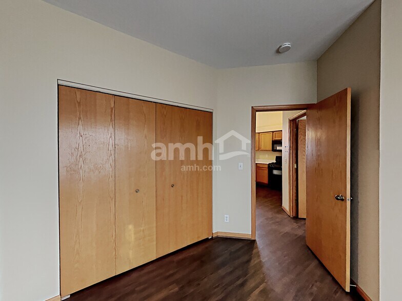 Building Photo - 14151 S Napa Cir