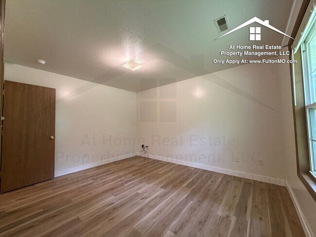 Building Photo - 469–471 Law Court
