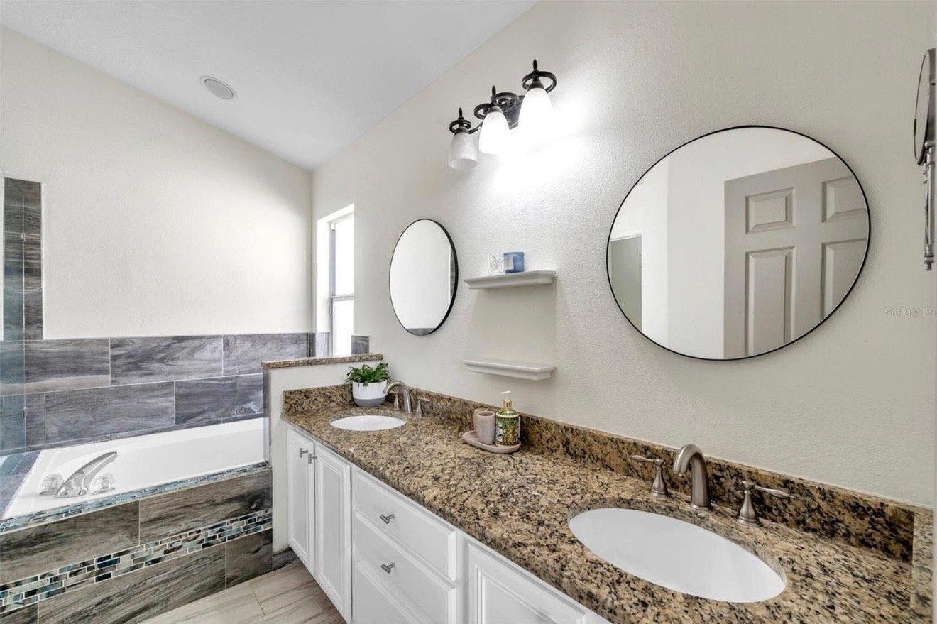Building Photo - 6748 Waterton Dr