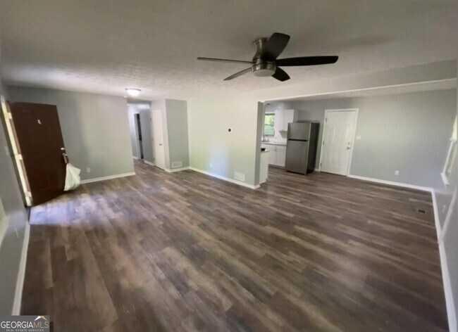 Building Photo - 19 Oak Hill Dr