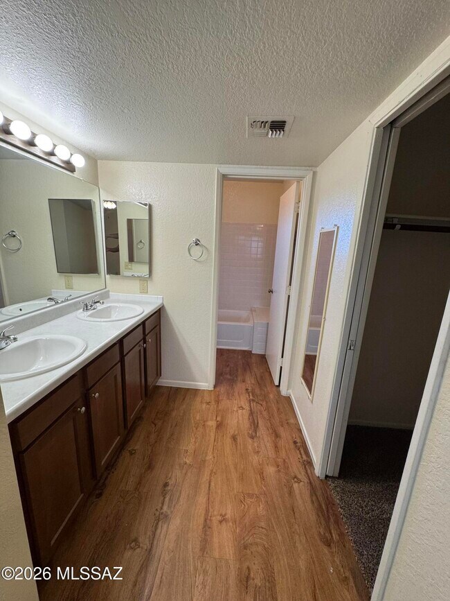 Building Photo - 5200 W Wood Owl Dr