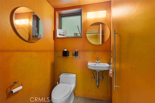 Building Photo - 604 33rd St