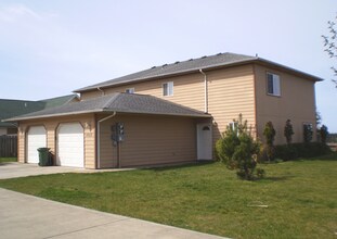 Building Photo - 2069