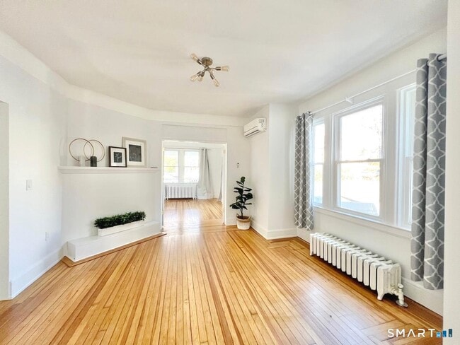 Building Photo - 28 Wessels Pl
