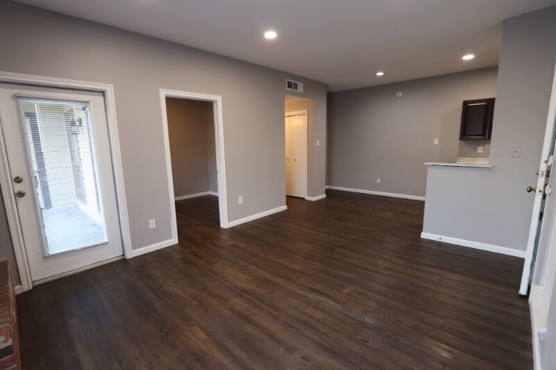 Building Photo - 8800 Westplace Dr