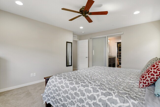 Building Photo - 14055 Touchstone St