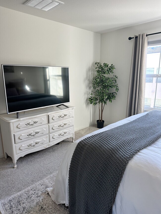 Building Photo - 365 Fitzpatrick Rd