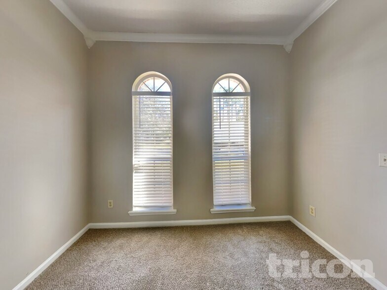 Building Photo - 4399 Princess Labeth Ct W