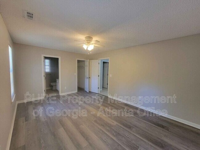 Building Photo - 102 Laguna Springs Dr