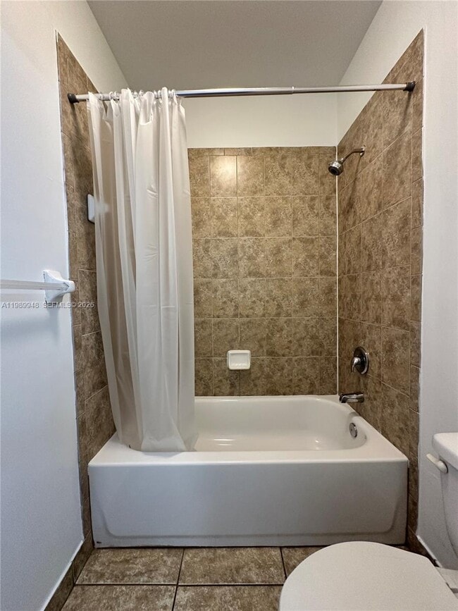 Building Photo - 1027 NE 10th Ave