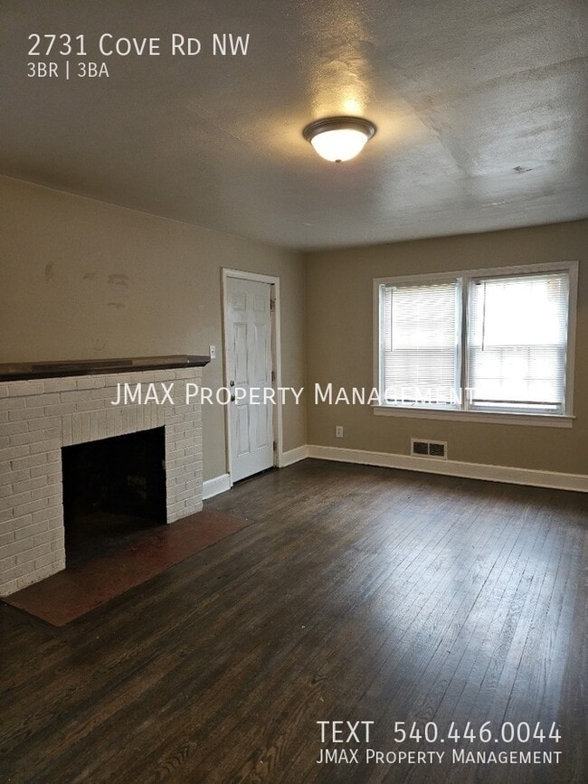 Building Photo - 2731 Cove Rd