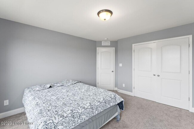 Building Photo - 18507 Chadwick Glen Cir