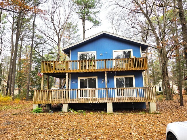 Building Photo - 13 Sailors Way