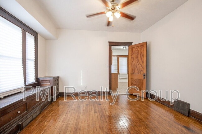 Building Photo - 2936 E 128th St