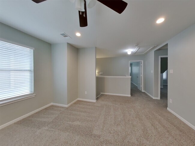 Building Photo - 6726 Misty Dale Dr