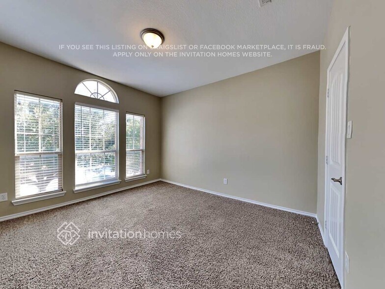 Building Photo - 2222 Whitney Dr
